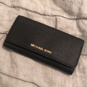 Michael Kors wallet/side bag